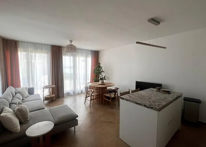 Апартамент Panorama Bay-serenity Haven Бургас