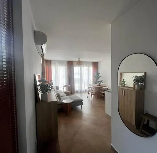 Апартамент Panorama Bay-serenity Haven